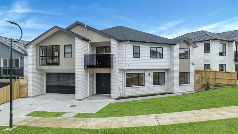 22 Koromeke Street, Flat Bush, Auckland - Carousel 1