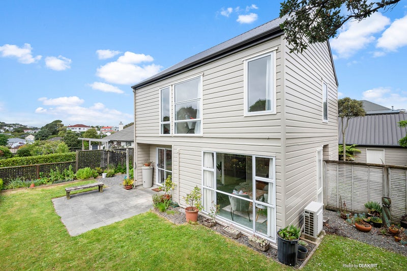 38C Agra Crescent, Khandallah, Wellington - Carousel 1