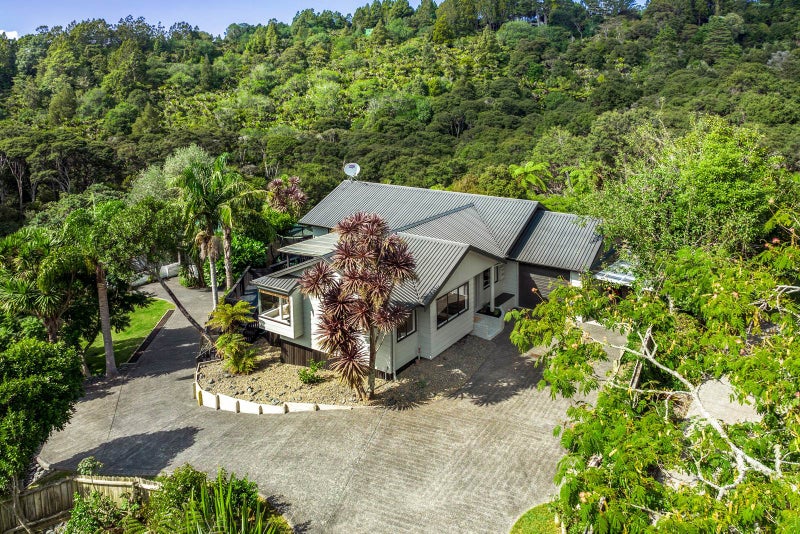 3B Laingrange Place, Laingholm, Auckland - Carousel 2