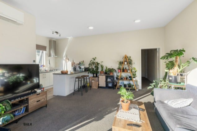 4/33 Tory Street, Petone, Lower Hutt - Carousel 1