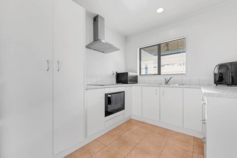 1 Dole Place, Mangere, Auckland - Carousel 2