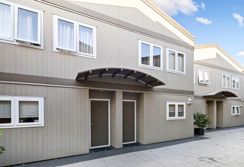 8/118 Broadway, Newmarket, Auckland - Carousel 1