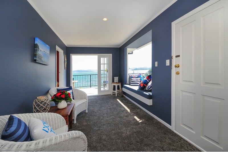 303 Marine Drive, York Bay, Lower Hutt - Carousel 2