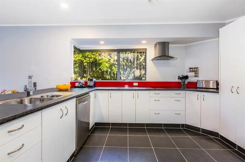 18 Joseph Banks Drive, Whitby, Porirua - Carousel 2