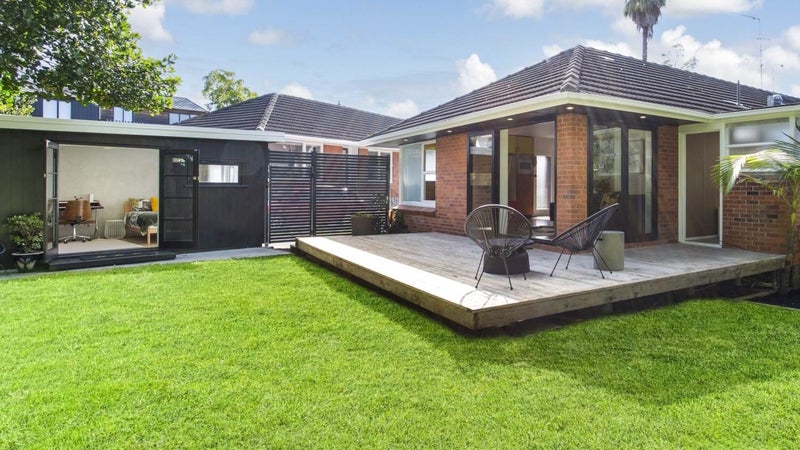 3/27 Cardigan Street, Western Springs, Auckland - Carousel 1