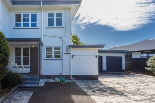 33 Pahiatua Street, Hokowhitu, Palmerston North - Carousel 2