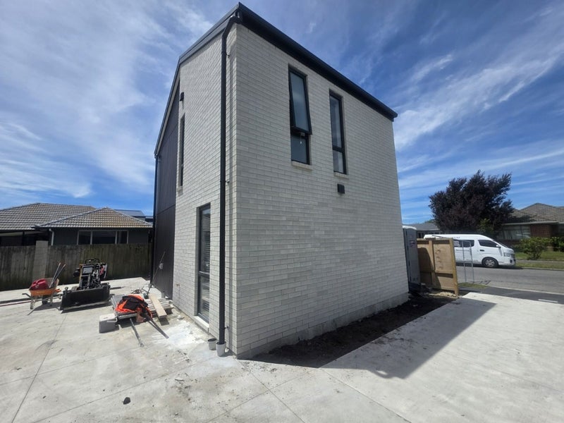 33 Evesham Crescent, Spreydon, Christchurch - Carousel 2