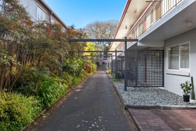 6/53 Bellevue Road, Mount Eden, Auckland - Carousel 1