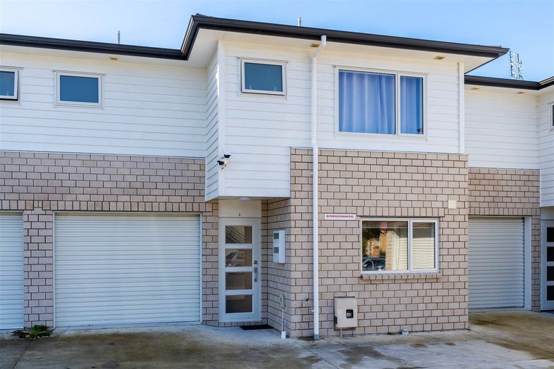 3/1 June Place, Hamilton East, Hamilton - Carousel 2