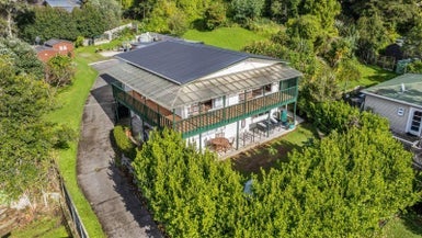 17 Western Road, Laingholm, Auckland - Carousel 1
