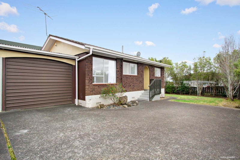 2/14 Pakira Avenue, Glendene, Auckland - Carousel 1