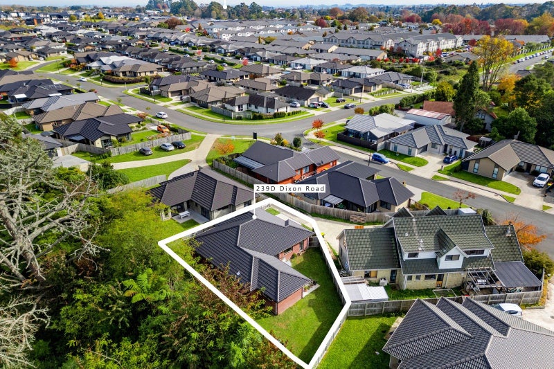 239D Dixon Road, Fitzroy, Hamilton - Carousel 2