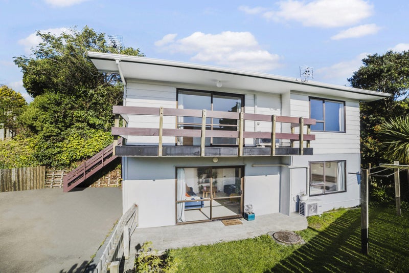 24C Mysore Street, Khandallah, Wellington - Carousel 1