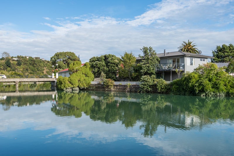 2A Grove Street, The Wood, Nelson - Carousel 1