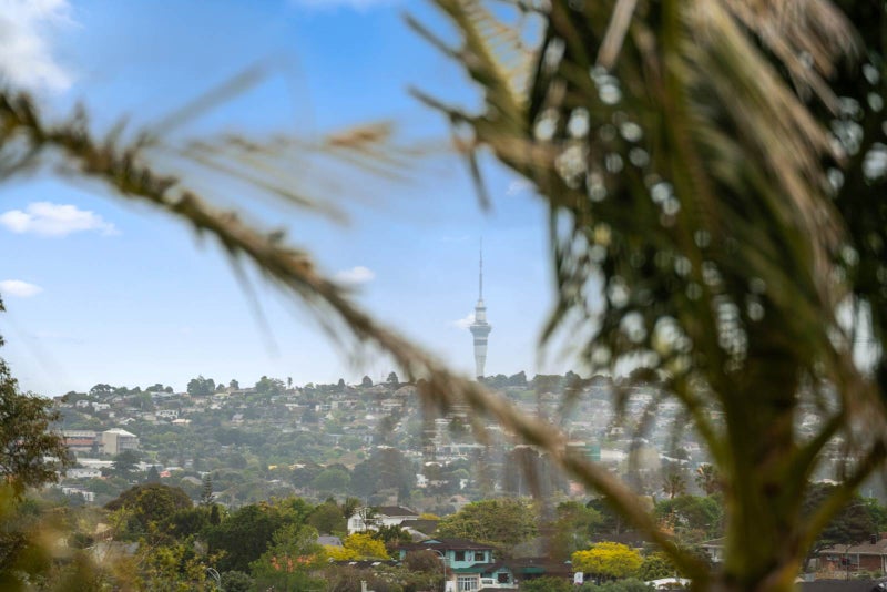 13C Kingussie Place, Highland Park, Auckland - Carousel 1