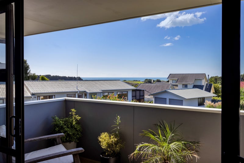 22 Culzean Grove, Bell Block, New Plymouth - Carousel 2