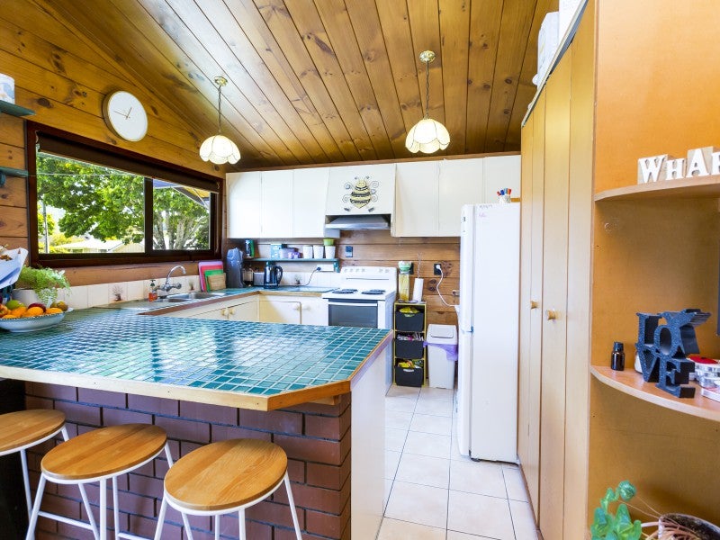 99 Gibbons Street, Ebdentown, Upper Hutt - Carousel 2