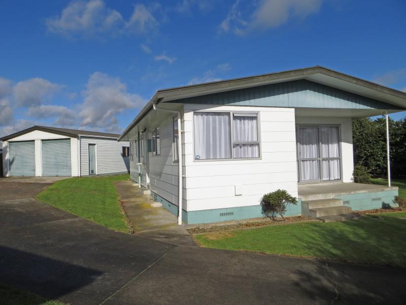 32 Meadowbrook Drive, Cloverlea, Palmerston North - Carousel 1