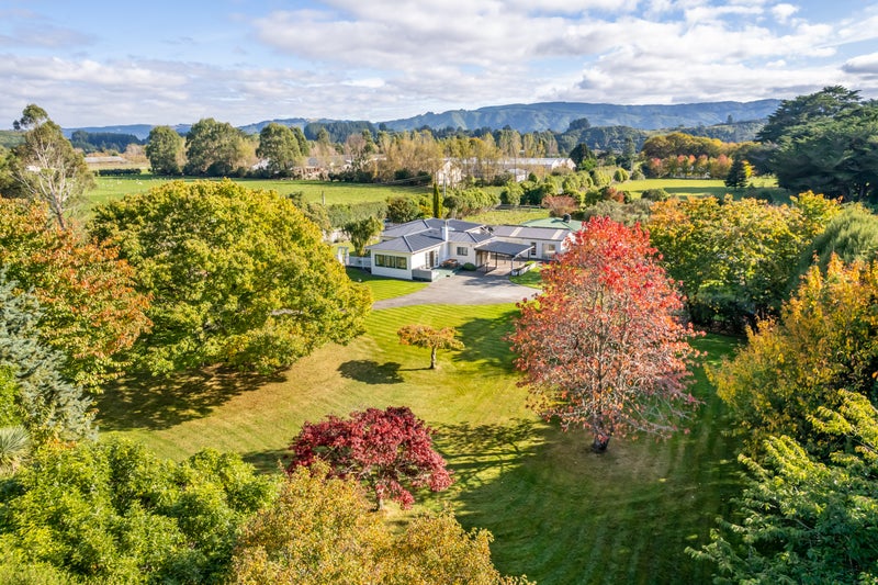 83 Flux Road, Mangaroa, Upper Hutt - Carousel 1