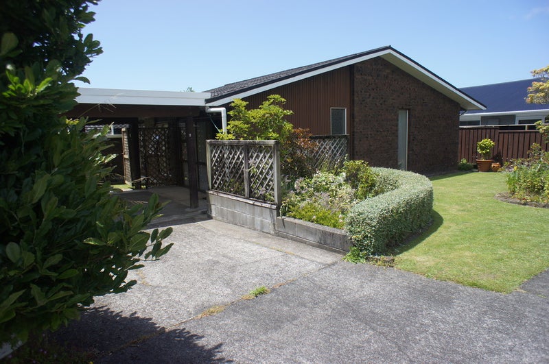 6 Valintine Place, Strandon, New Plymouth - Carousel 1