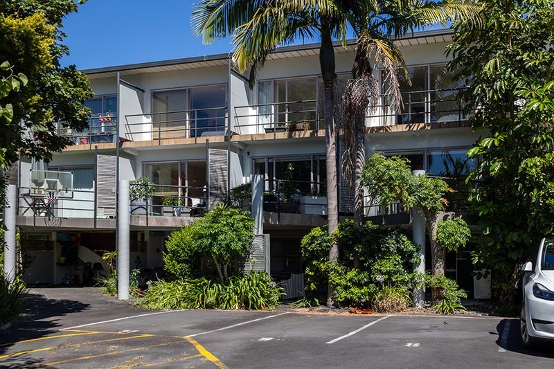 9/6 Sarsfield Street, Herne Bay, Auckland - Carousel 2