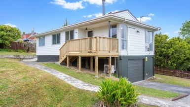 20 Cushla Place, Massey, Auckland - Carousel 1