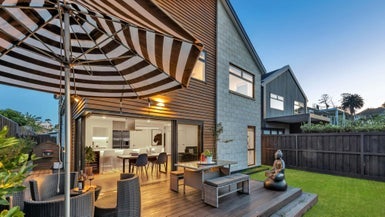 5 Tomonga Way, Bucklands Beach, Auckland - Carousel 1