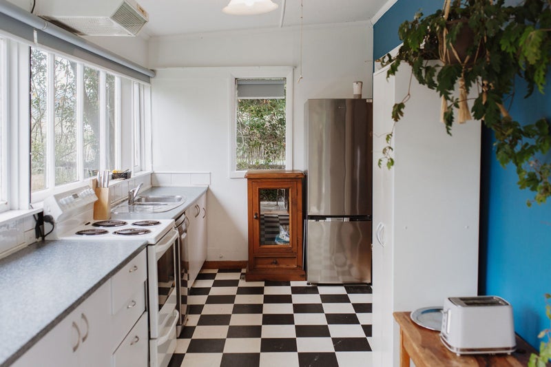 1 Jervois Terrace, Ohau, Levin - Carousel 2