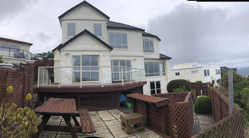 22 Dress Circle, Newlands, Wellington - Carousel 1