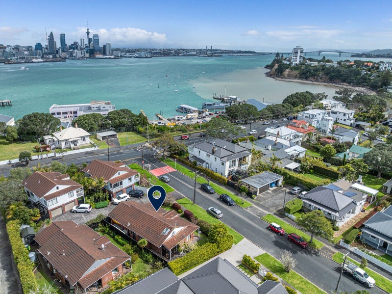 1/136 Calliope Road, Stanley Point, Auckland - Carousel 2