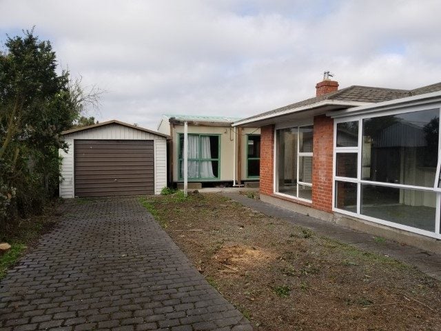 8A Newnham Terrace, Upper Riccarton, Christchurch - Carousel 2