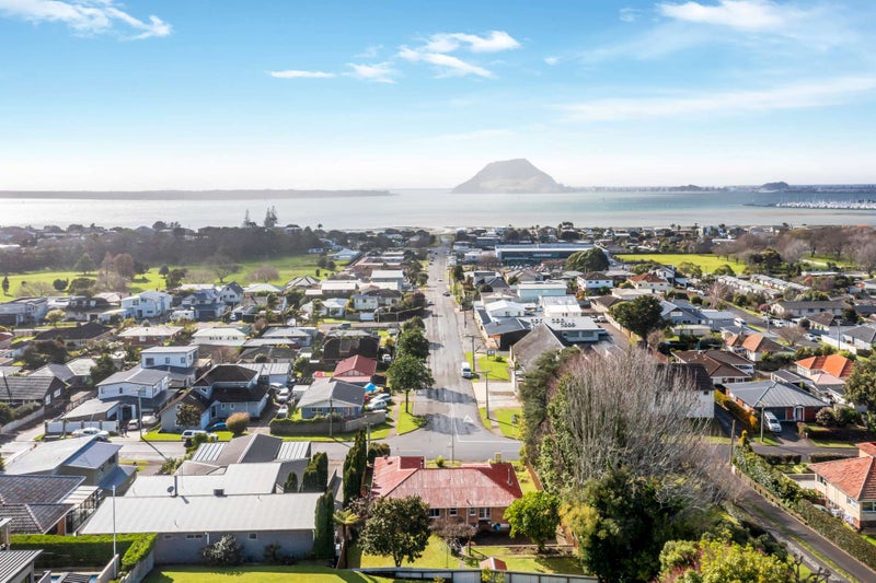 43 Seaview Road, Otumoetai, Tauranga - Carousel 1
