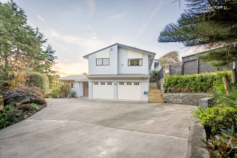 5 Palmetto Place, Goodwood Heights, Auckland - Carousel 1