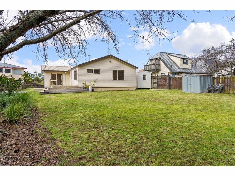 20 Rimmington Drive, Hamilton Lake, Hamilton - Carousel 21