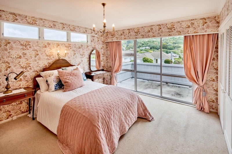 20 Findlay Street, Tawa, Wellington - Carousel 2