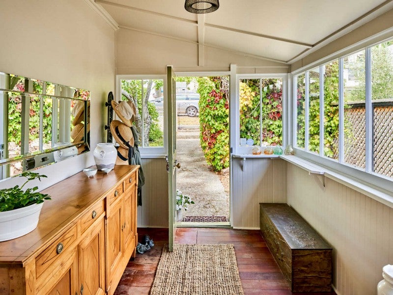 17 Mahoe Street, Eastbourne, Lower Hutt - Carousel 2