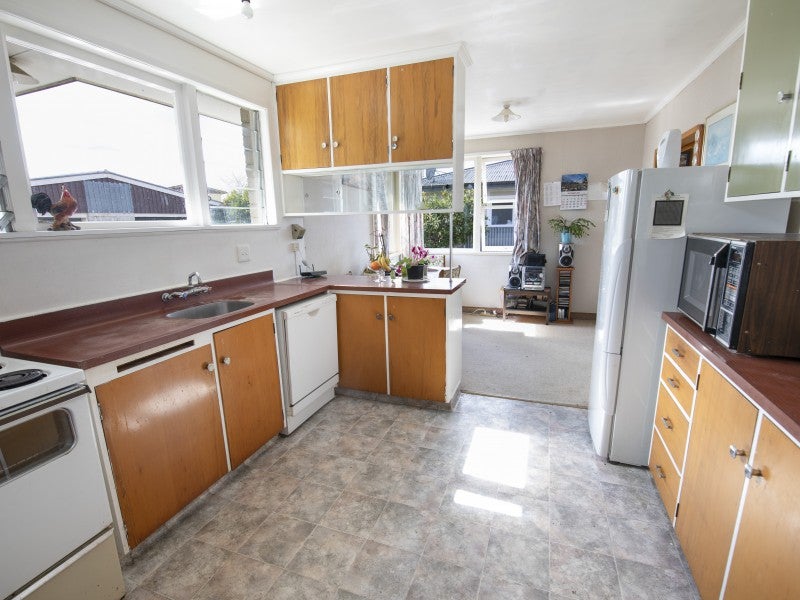 37 Clark Avenue, Pirimai, Napier - Carousel 2