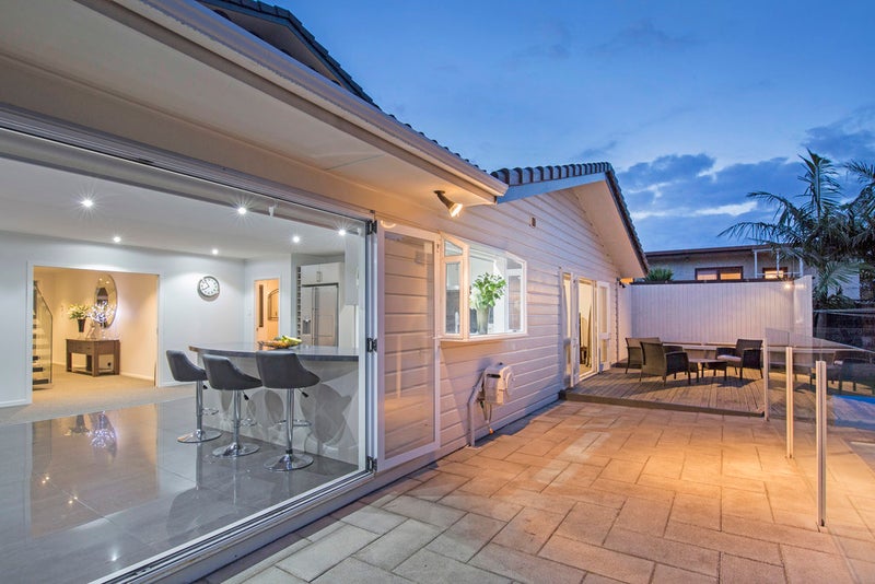 4 Andrea Place, Sunnyhills, Auckland - Carousel 1