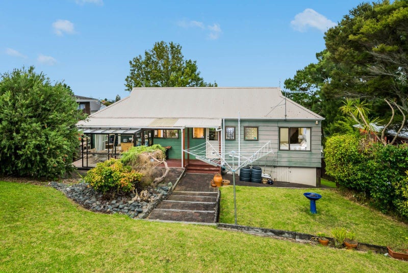 25 Glen Vista Place, Bayview, Auckland - Carousel 2