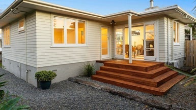 8 Esmeralda Avenue, Avondale, Auckland - Carousel 1