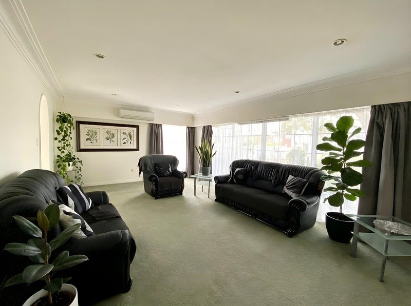 24 Buckingham Crescent, Manukau, Auckland - Carousel 2