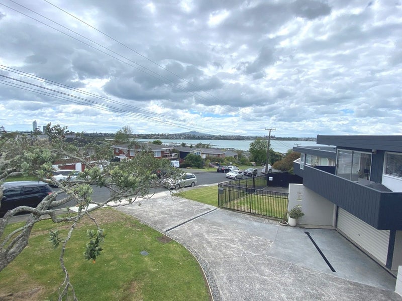 3/111 Sylvan Avenue, Northcote, Auckland - Carousel 1