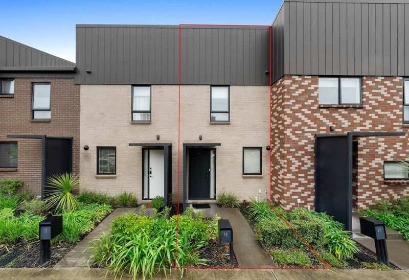 19 Kotuitui Street, Manukau, Auckland - Carousel 1