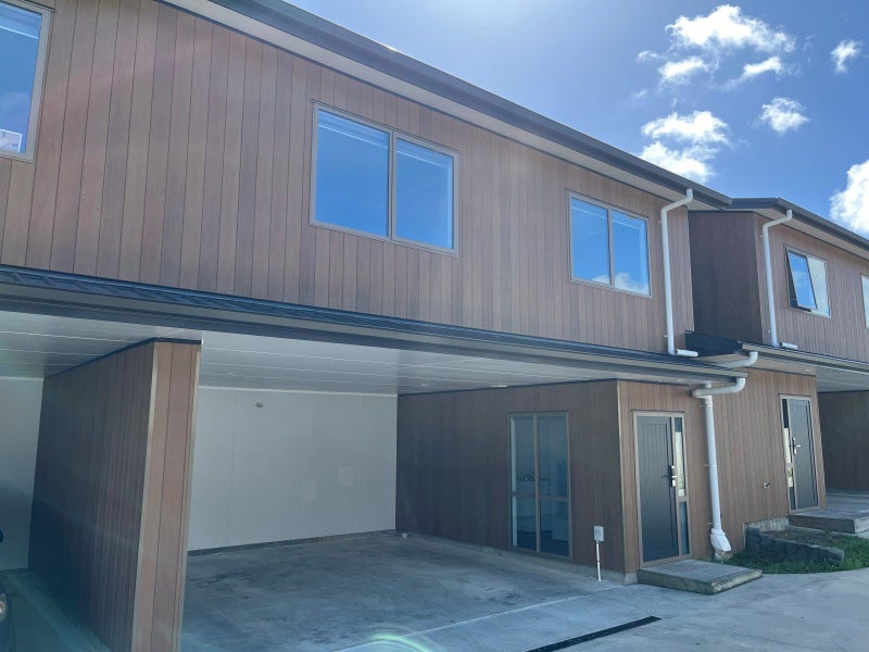 2/10 Gazeley Avenue, Silverdale, Hamilton - Carousel 2