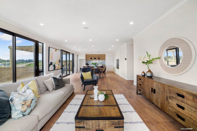 13 Kumukumu Road, Long Bay, Auckland - Carousel 2