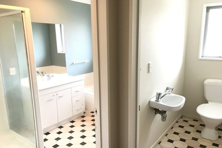 1 Sioux Avenue, Wigram, Christchurch - Carousel 10