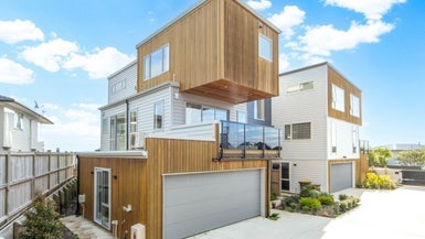 18B Waller Avenue, Bucklands Beach, Auckland - Carousel 1