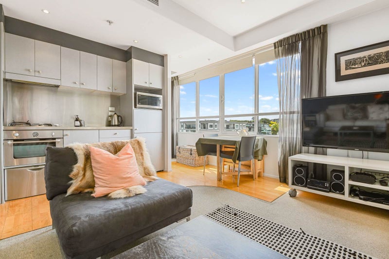 806/86 The Strand, Auckland Central, Auckland - Carousel 2