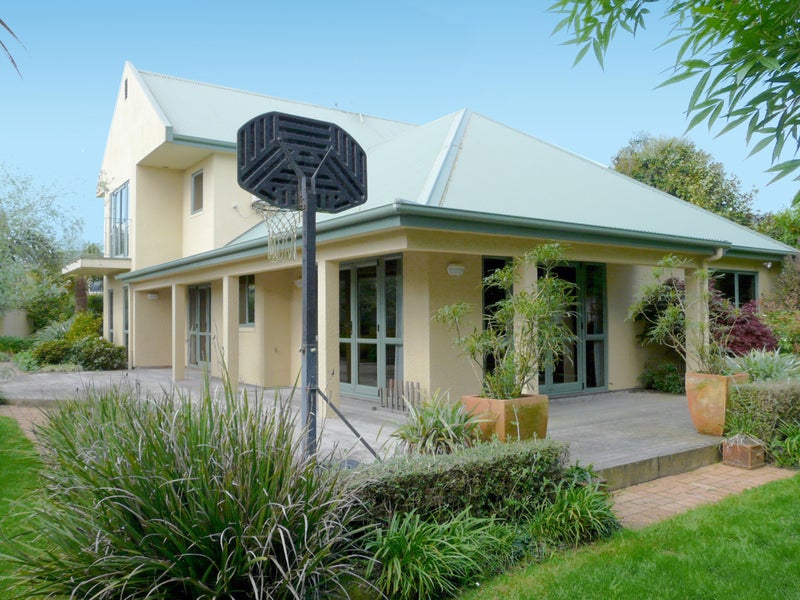 9 Keswick Crescent, Huntington, Hamilton - Carousel 1