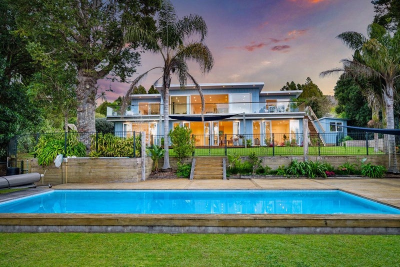 18 Kopiko Road, Titirangi, Auckland - Carousel 1